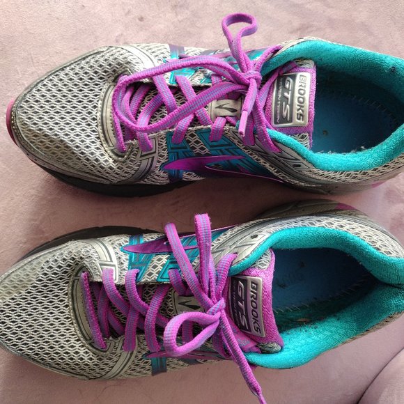 Brooks GTS 17 - Picture 1 of 5